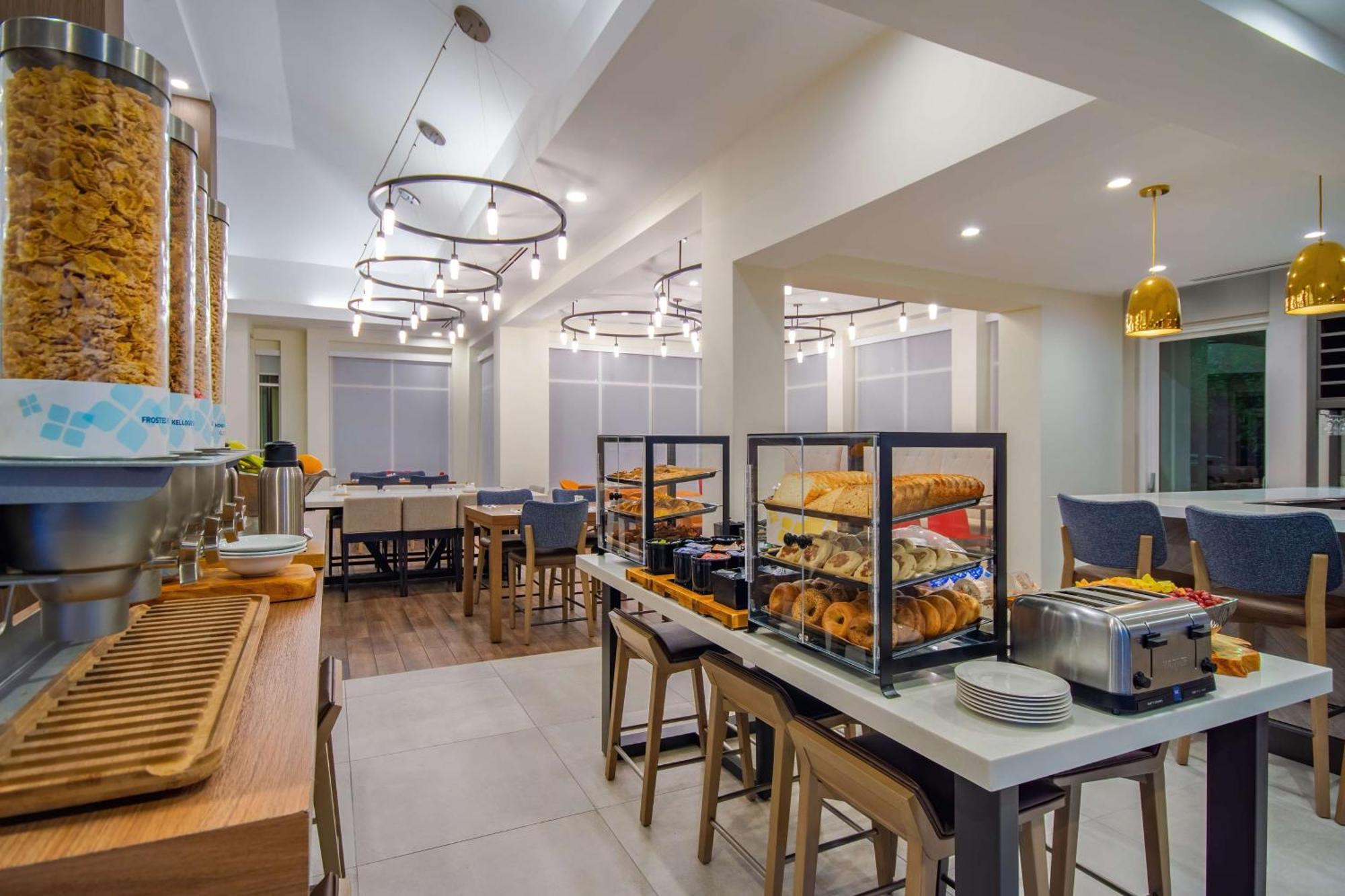 Hilton Garden Inn Danbury Eksteriør billede